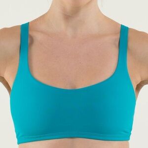 Lululemon Free to be bra